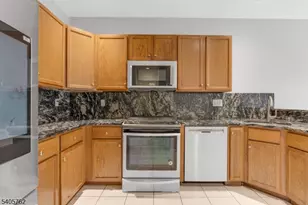 107 Gladstone Dr, Parsippany, NJ 07054 - Photo 8