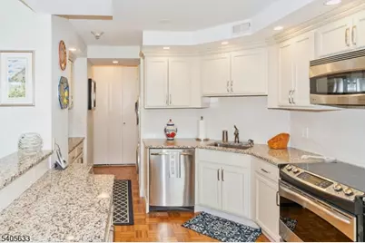 2 Claridge Dr. 4Fw, Verona, NJ 07044 - Photo 2