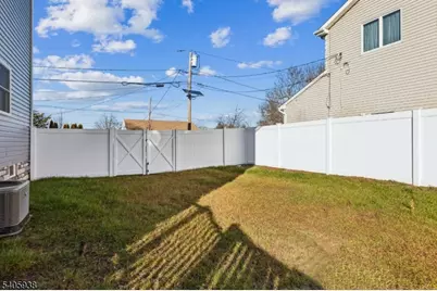 239 Suttons Ln, Edison, NJ 08817 - Photo 38