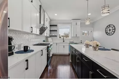 239 Suttons Ln, Edison, NJ 08817 - Photo 14