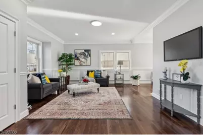 239 Suttons Ln, Edison, NJ 08817 - Photo 4
