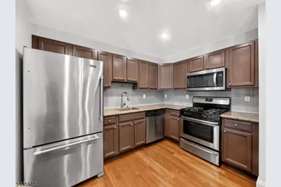 124 Barclay Dr, Nutley, NJ 07110 - Photo 10