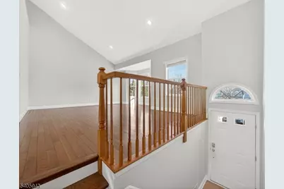 124 Barclay Dr, Nutley, NJ 07110 - Photo 12