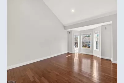 124 Barclay Dr, Nutley, NJ 07110 - Photo 18