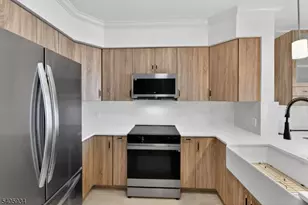 8 Maple Cres Unit 12, Vernon Twp., NJ 07462 - Photo 6