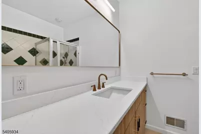 8 Maple Cres Unit 12, Vernon Twp., NJ 07462 - Photo 8