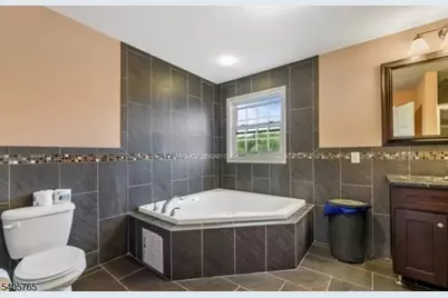 431 Raritan Rd, Linden, NJ 07036 - Photo 24