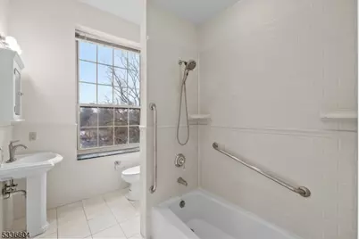 33 Forest Ave #E1, Hawthorne, NJ 07506 - Photo 16