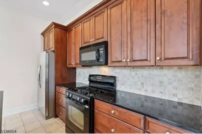 33 Forest Ave #E1, Hawthorne, NJ 07506 - Photo 8