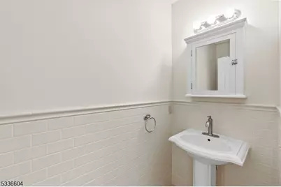 33 Forest Ave #E1, Hawthorne, NJ 07506 - Photo 12