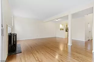 21 Eton Ct, Bedminster Township, NJ 07921 - Photo 10