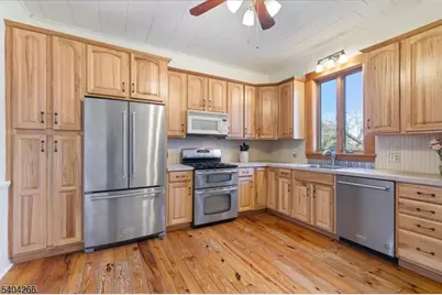 42 Main St, Hampton Boro, NJ 08827 - Photo 2