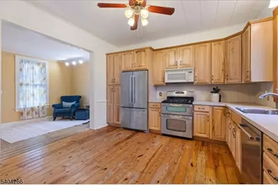 42 Main St, Hampton Boro, NJ 08827 - Photo 4