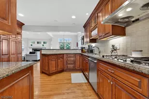 19 Springbrook Rd, Livingston, NJ 07039 - Photo 8