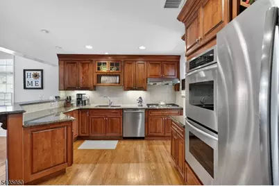 19 Springbrook Rd, Livingston, NJ 07039 - Photo 10