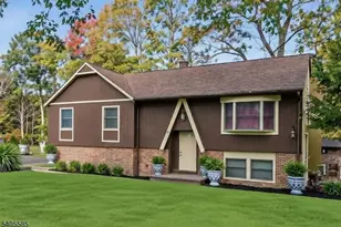 17 Brookwood Dr, Byram Township, NJ 07874 - Photo 1