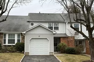 17 Coachlight Dr, Chatham Township, NJ 07928 - Photo 2