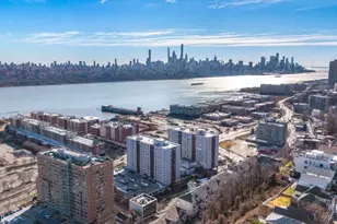 19 Legend Hills Dr, Edgewater, NJ 07020 - Photo 2