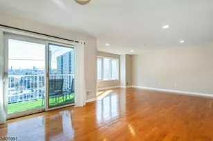 19 Legend Hills Dr, Edgewater, NJ 07020 - Photo 14