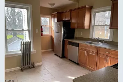 10 Glennon Pl, West Orange Township, NJ 07052 - Photo 4