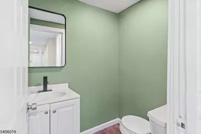 310 York St, Burlington City, NJ 08016 - Photo 4