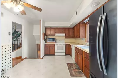 18 Valley Dr W, Vernon, NJ 07418 - Photo 6