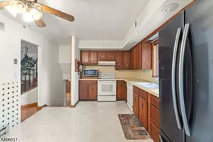 18 Valley Dr W, Vernon, NJ 07418 - Photo 6