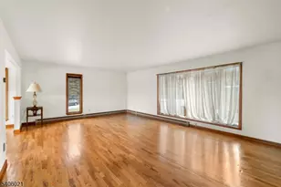 18 Valley Dr W, Vernon, NJ 07418 - Photo 4