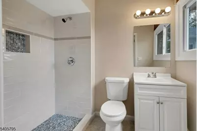 49 Pine Grove Rd, Berkeley Heights Township, NJ 07922 - Photo 4