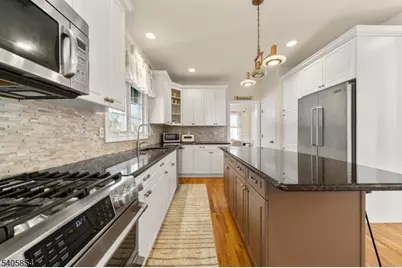 4 Forest Hill Ct, Hanover Township, NJ 07981 - Photo 8