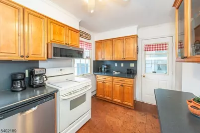 1452 Lincoln Ave, Pompton Lakes, NJ 07442 - Photo 8