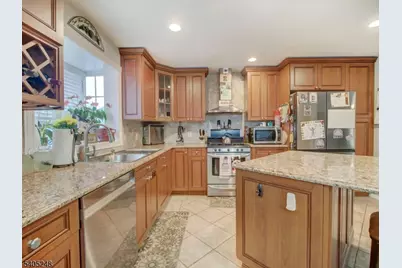 64 Arthur Ter, Kenilworth, NJ 07033 - Photo 8