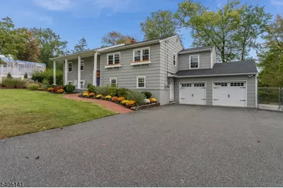 173 W Oak St, Bernards Township, NJ 07920 - Photo 2