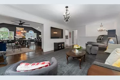 173 W Oak St, Bernards Township, NJ 07920 - Photo 4