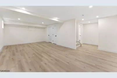 461 Thoreau Ter, Union Township, NJ 07083 - Photo 28