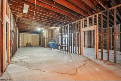 125 Madeline Ave, Clifton, NJ 07011 - Photo 32