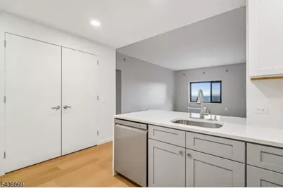 1 Carriage City Plz #1509, Rahway, NJ 07065 - Photo 4