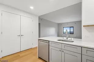 1 Carriage City Plz, Rahway, NJ 07065 - Photo 4