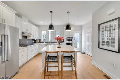 7 Ambrosia Ct, Livingston, NJ 07039 - Photo 16