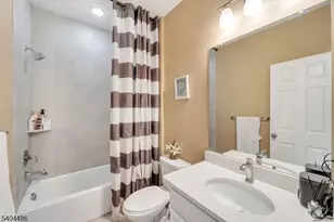 7 Ambrosia Ct, Livingston, NJ 07039 - Photo 26