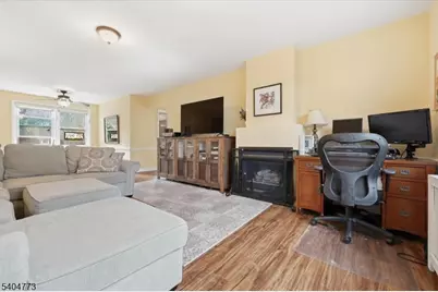 349 Bloomfield Ave #117, Verona Twp., NJ 07044 - Photo 4