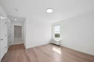 369 18th Ave, Newark, NJ 07108 - Photo 8