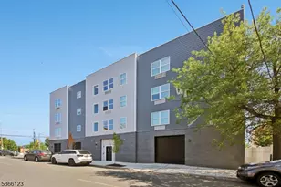 369 18th Ave, Newark, NJ 07108 - Photo 16