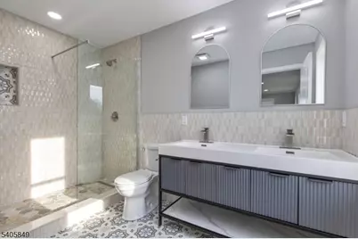 81 Hutchinson St, Clark Township, NJ 07066 - Photo 28