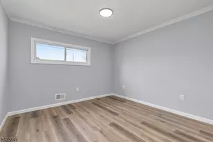 81 Hutchinson St, Clark Township, NJ 07066 - Photo 18