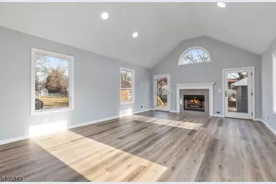 81 Hutchinson St, Clark Township, NJ 07066 - Photo 14