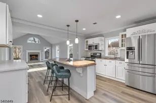 81 Hutchinson St, Clark Township, NJ 07066 - Photo 6