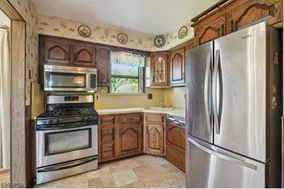 18 Roy Ct, Clifton, NJ 07012 - Photo 14