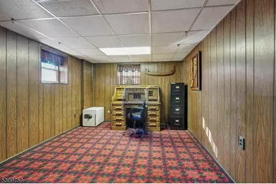 18 Roy Ct, Clifton, NJ 07012 - Photo 24