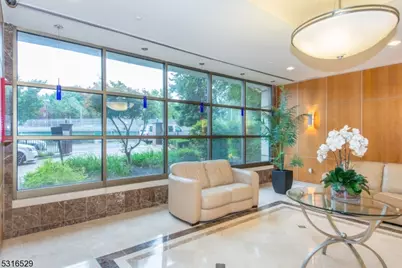 60 Parkway Dr E #6JJ, East Orange, NJ 07017 - Photo 2